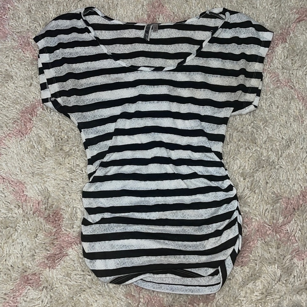 BKE Black and White top